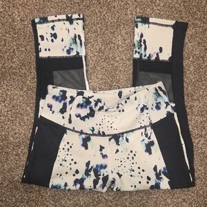 CALIA by Carrie Underwood Patterned Capris - Black and Cream